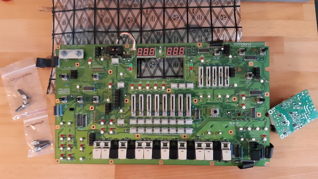 Roland MC-505 LCD repair-6